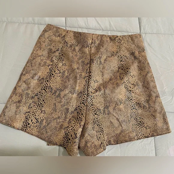 Pretty Python High Rise Skort - Picture 4 of 4